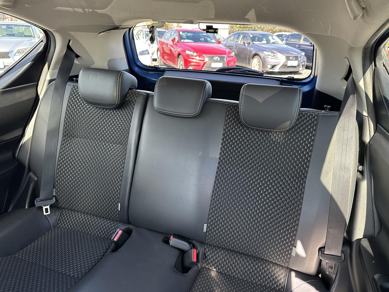 2015 Toyota Aqua Urban.Rear camera.Button start.Alloys.New tires. Carousel 4