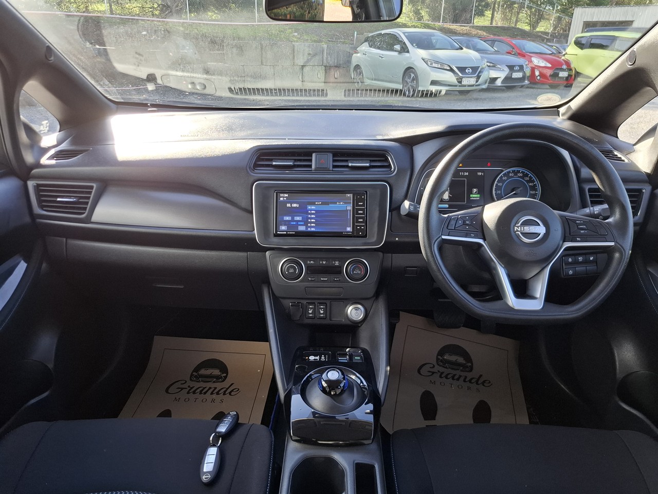 2022 Nissan Leaf 90.10% Soh low km Carousel 5