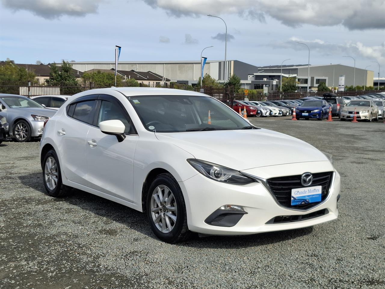 2015 Mazda Axela Skyactiv.Cruise control.Blind spot.Rear camera.