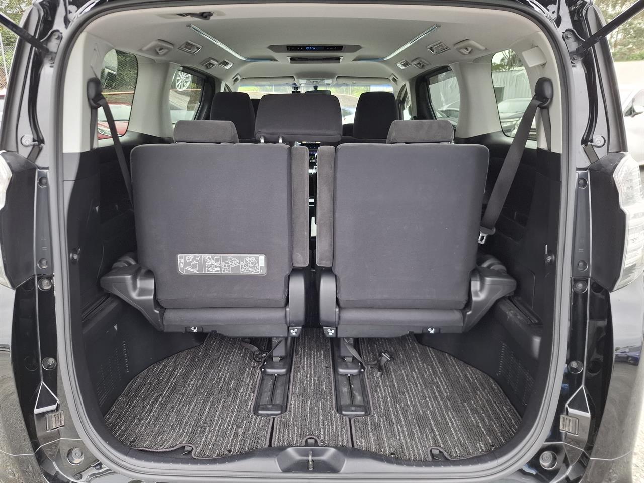 2016 Toyota Vellfire Rear camera.Electric doors.Rea cam.8 Airbags. Carousel 19