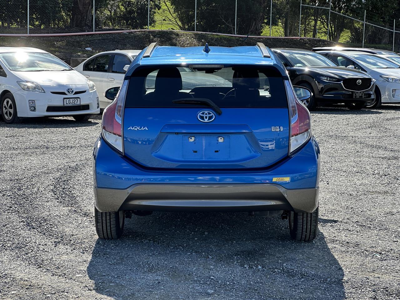 2015 Toyota Aqua Urban.Rear camera.Button start.Alloys.New tires. Carousel 15