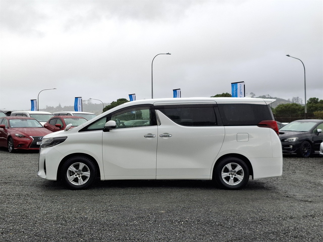 2018 Toyota Alphard 8 seater.Rear camera.8 SRS Airbags. Carousel 13
