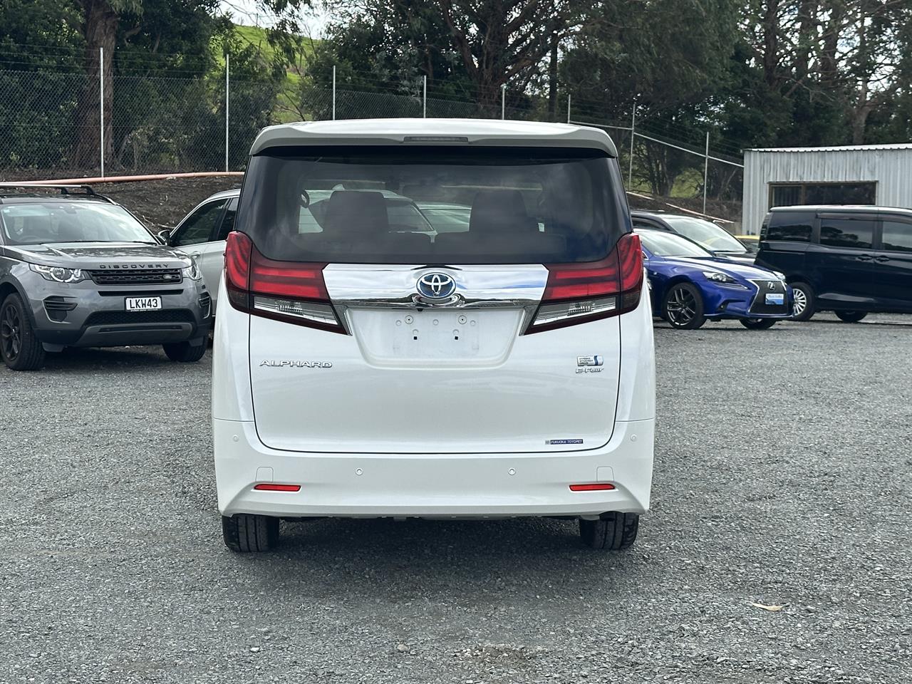 2016 Toyota Alphard Hybrid.7seats.Cruise control.Park sensors.Rear cam.Elec doors.Alarm. Carousel 1