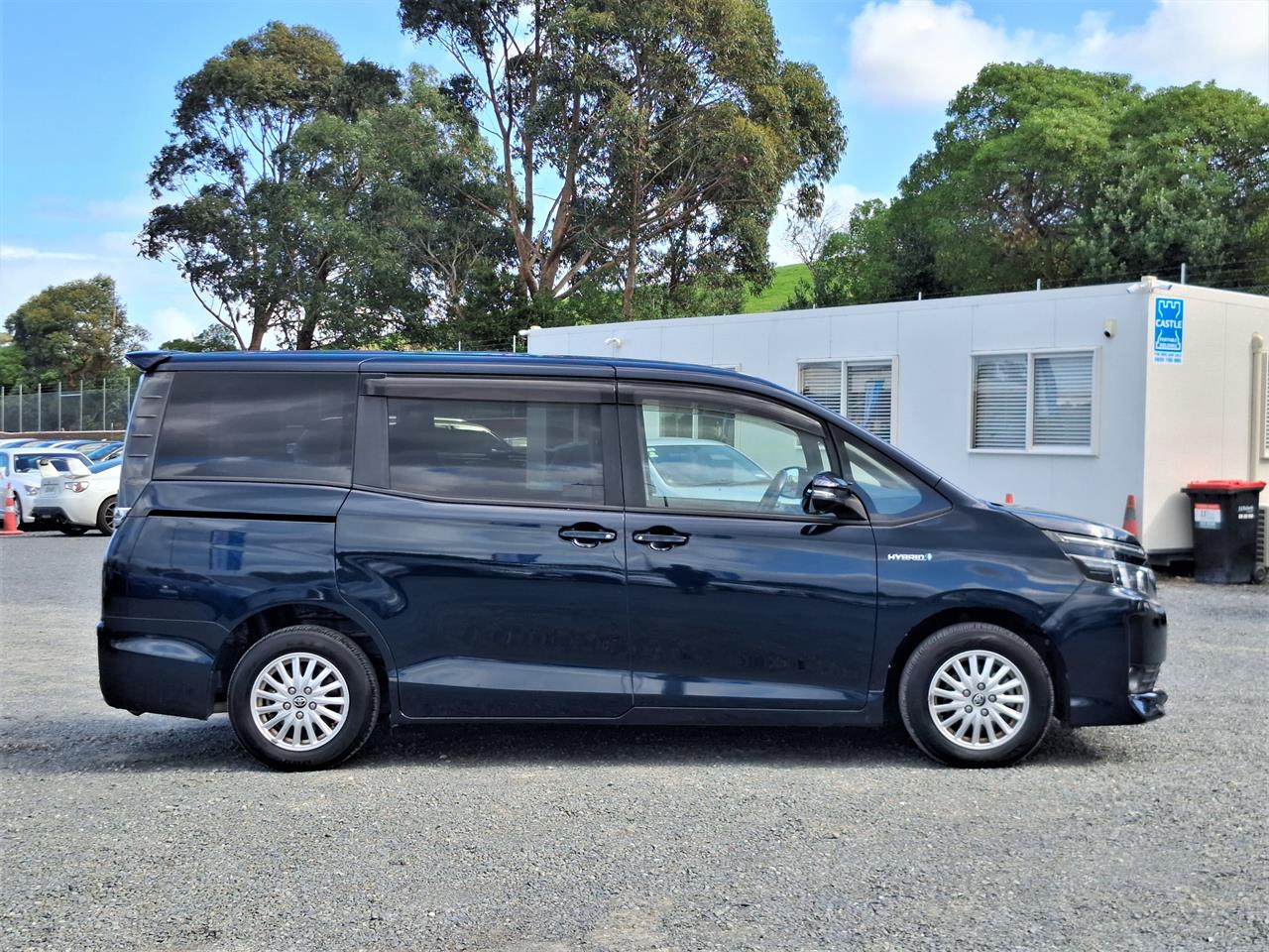 2015 Toyota Voxy HYBRID. 7 Seater.Cruise Control.Rear camera. Carousel 17
