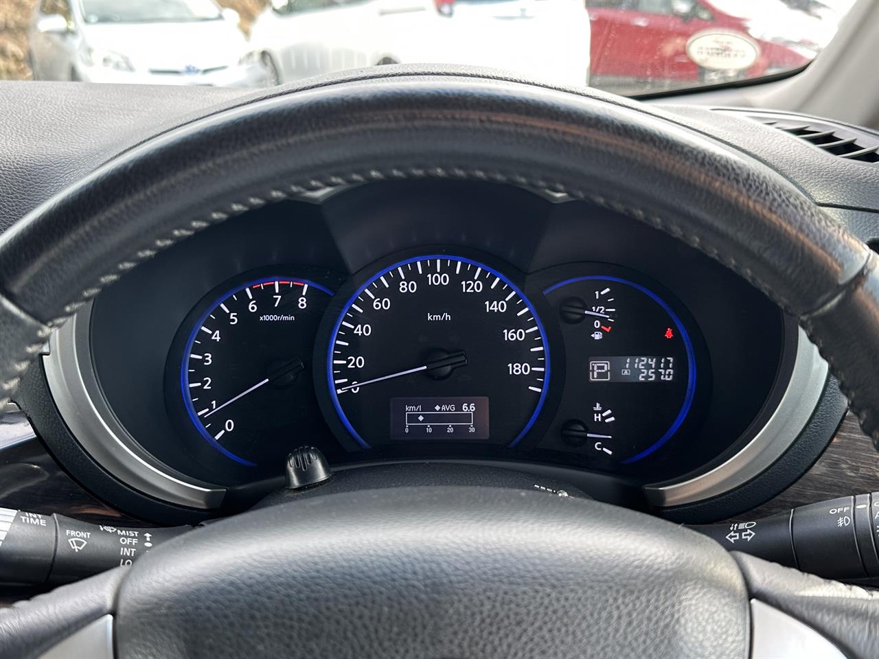 2012 Nissan Elgrand Highway star.Rear camera 7 Seats Carousel 7