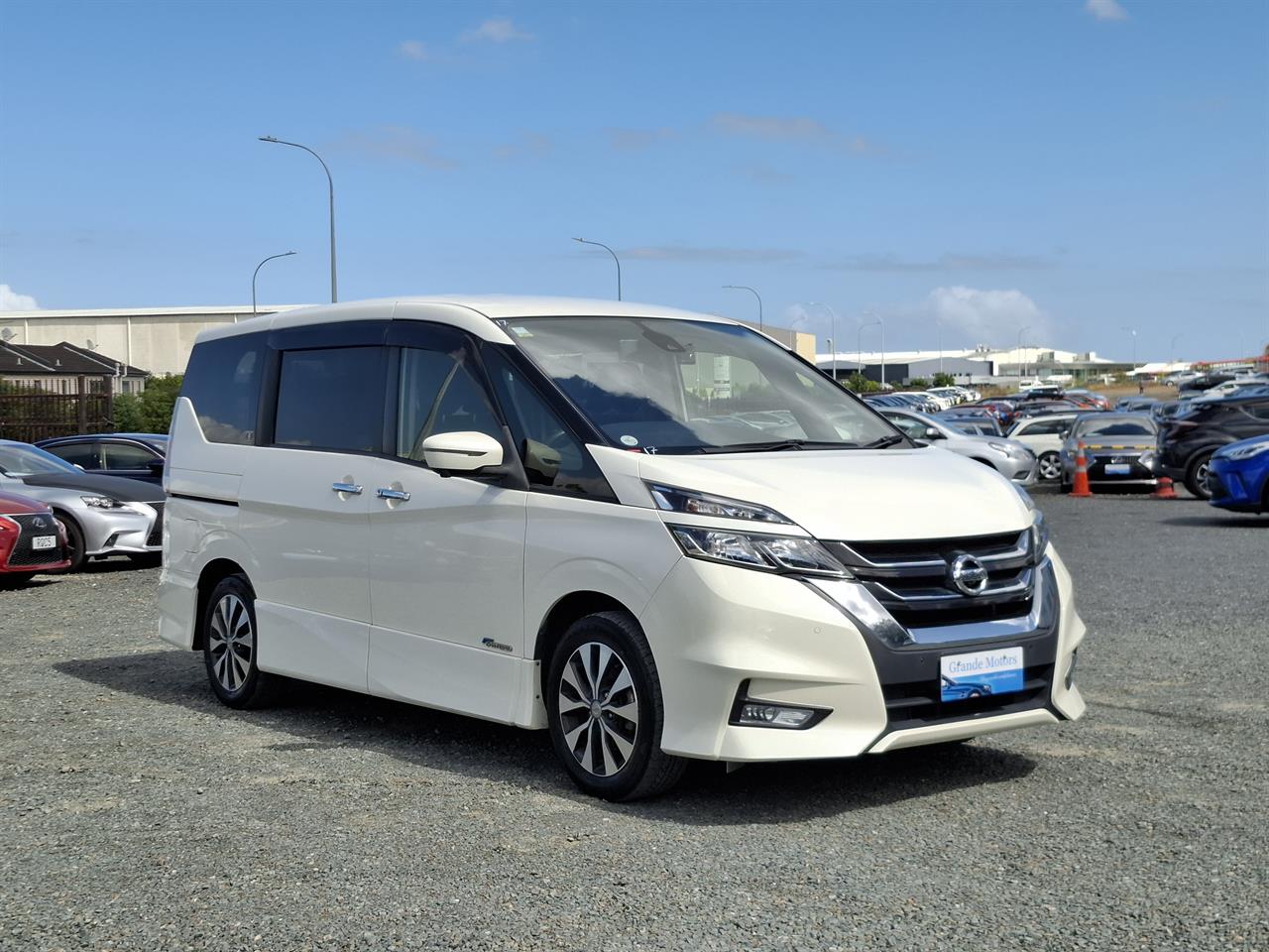 2017 Nissan Serena Highway star.Hybrid.Pro-pilot.Radar cruise.360°camera.Park sensors.