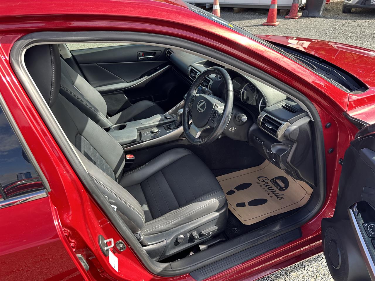 2015 Lexus IS 300h Hybrid.Sunroof.Cruise control.Alarm.10 Airbags.Rear camera.Park sens. Carousel 1
