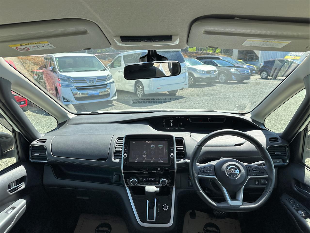 2017 Nissan Serena Highway Star.Hybrid.8 seats.360 camera.Safery radar.Cruise control.Park sensors. Carousel 5