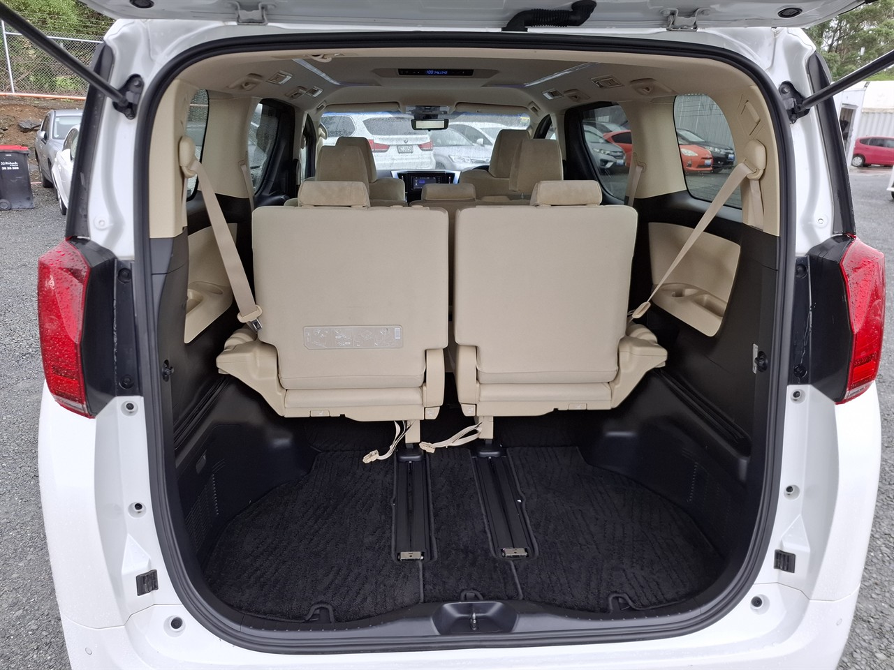 2018 Toyota Alphard 8 seater.Rear camera.8 SRS Airbags. Carousel 18