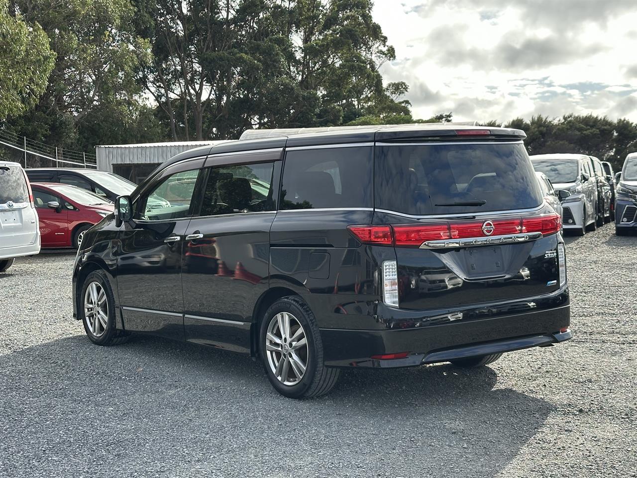 2012 Nissan Elgrand Highway star.Rear camera 7 Seats Carousel 12