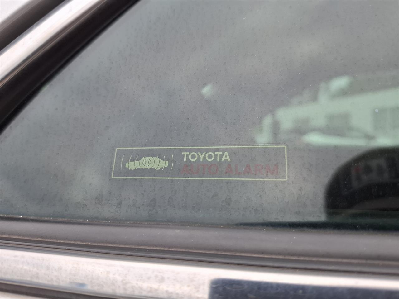 2005 Toyota Crown Athlete.Sunroof.Leather.Cruise control.Rear camera.Alarm. Carousel 9
