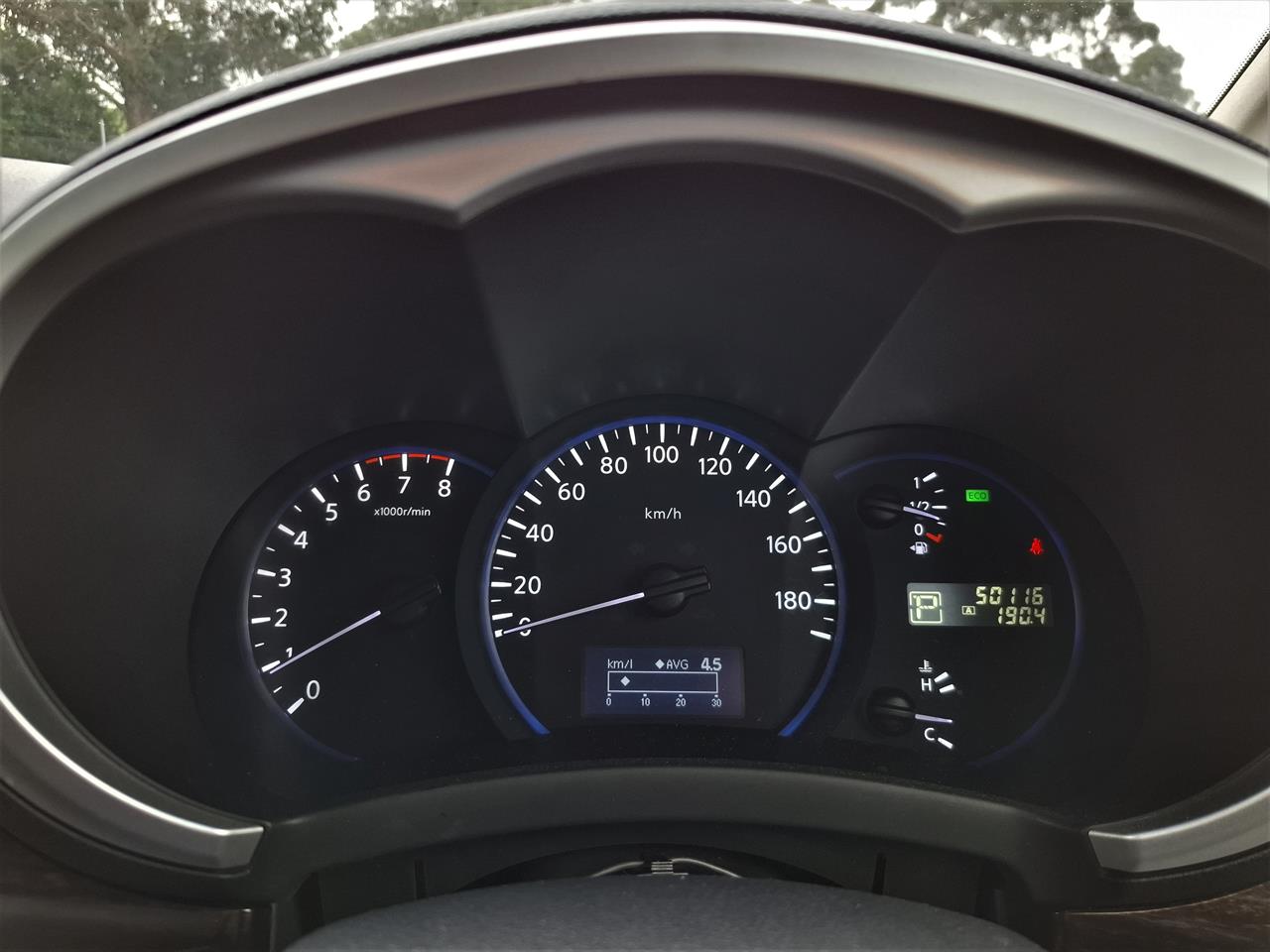 2013 Nissan Elgrand 250 Highway star.Rear camera.Button start. Carousel 9