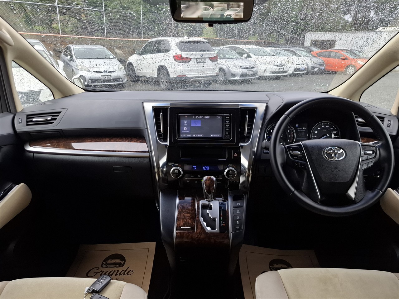2018 Toyota Alphard 8 seater.Rear camera.8 SRS Airbags. Carousel 8
