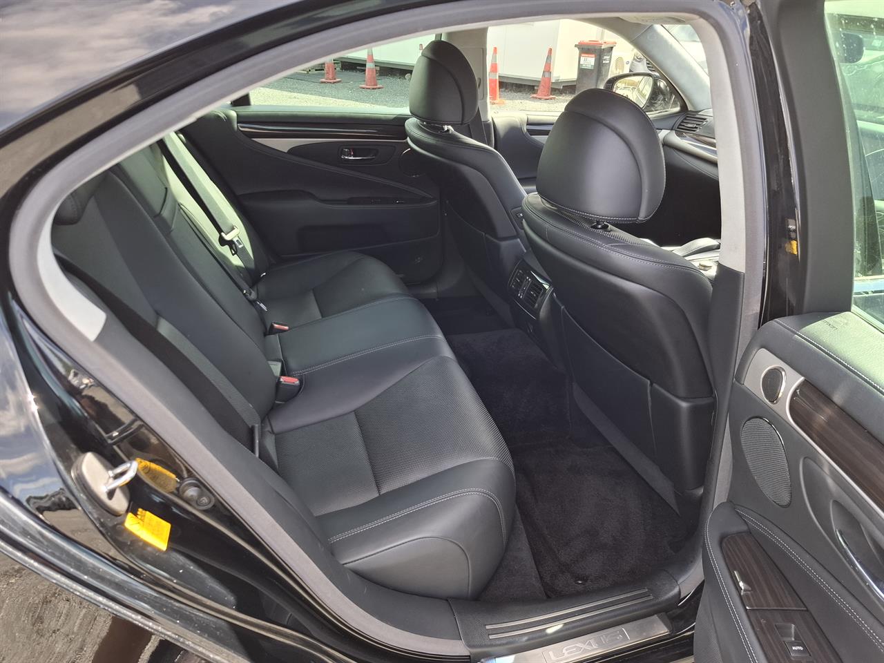 2013 Lexus LS 460 Mark Levinson.Leather.Cruise control.Park sens.Alarm. Carousel 15