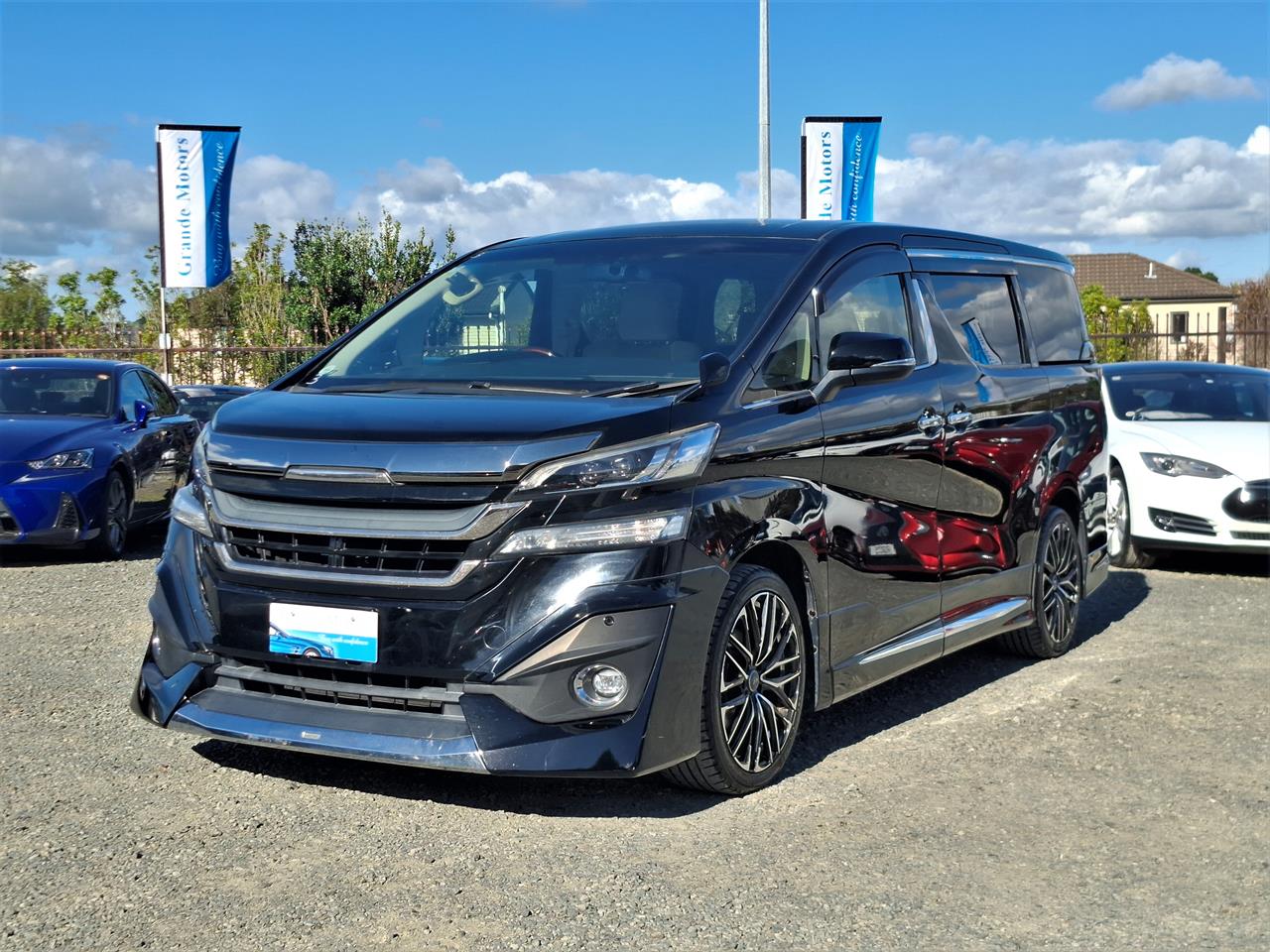 2016 Toyota Vellfire V spec.8 seats.Cruise control.Park sens.Alloys.8 Airbags. Carousel 12