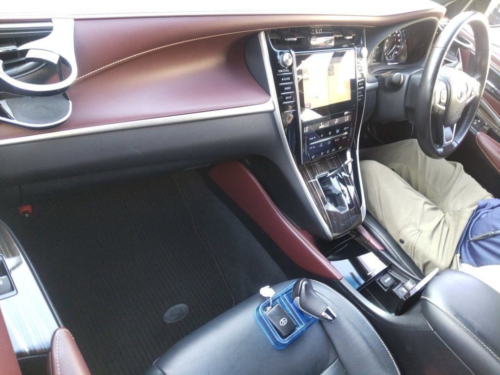 2014 Toyota Harrier Transit Hybrid 4WD Elegance Carousel 3