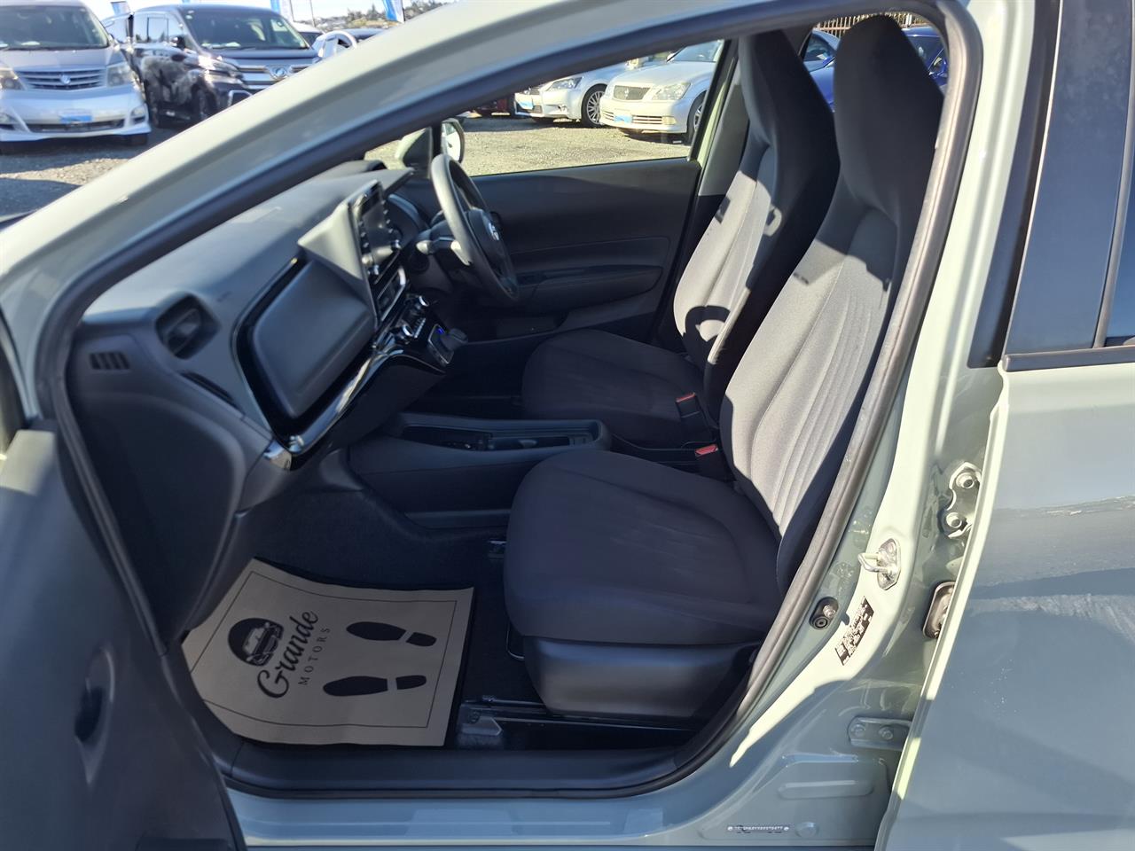 second hand 2022 Toyota Aqua Safety radar.Lane assist.Radar cruise.Rear camera. for sale NZ Collage 2