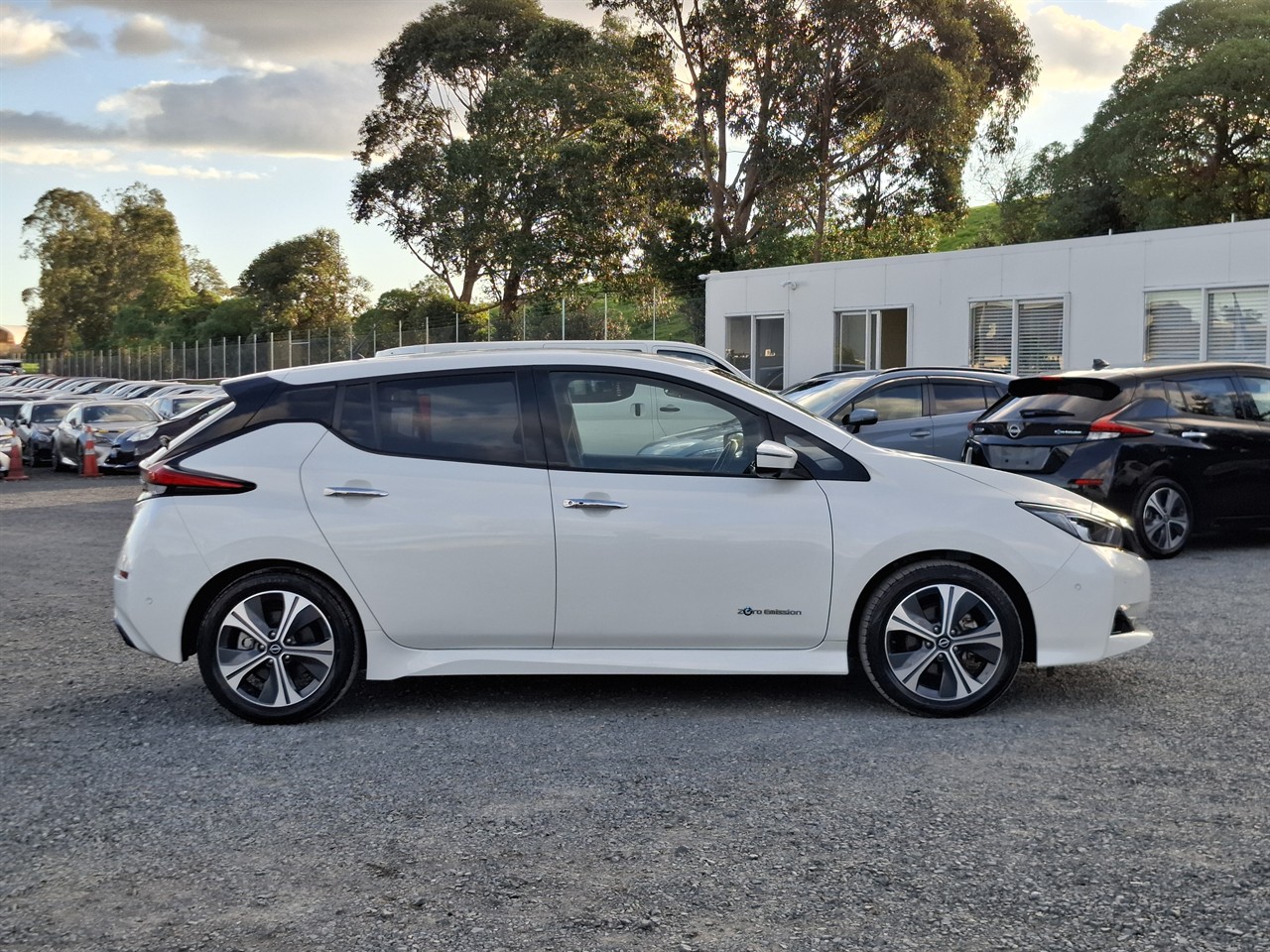 2022 Nissan Leaf 90.31% Soh G English display Grade 5 Carousel 10