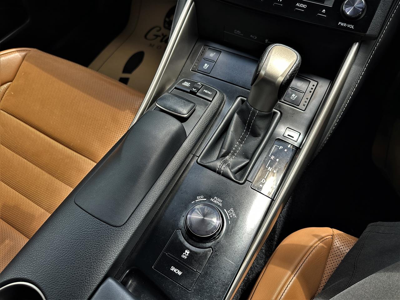 2013 Lexus IS 350 F-sport.Sunroof.Leather.Radar cruise.Park sens.Alarm.10 Airbags. Carousel 8
