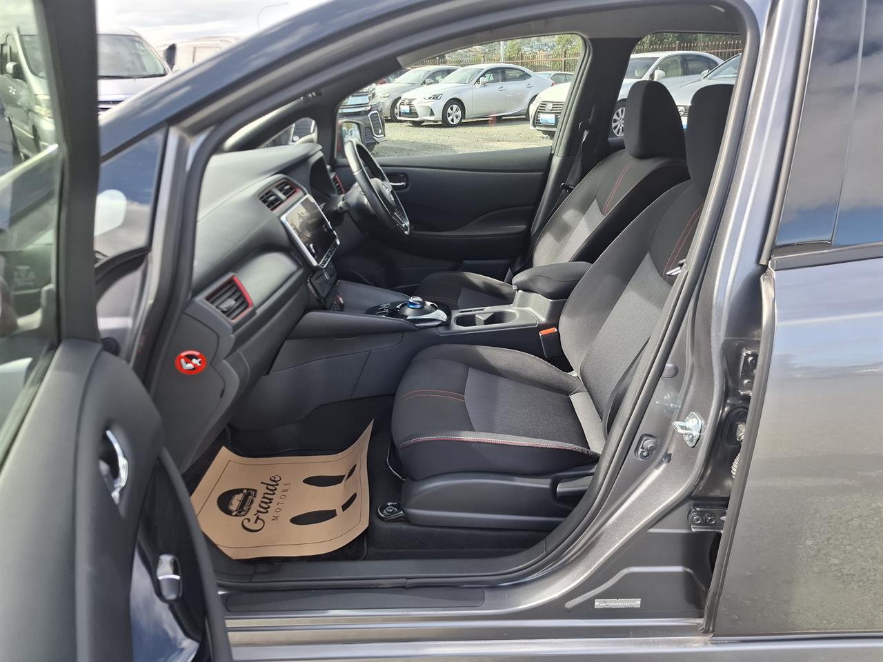 2022 Nissan Leaf Nismo.40KW.88% SOH.Android/ApplePlay.360°cam.Pro-Pilot.Lane assist.Safety radar.Park sens. Carousel 2