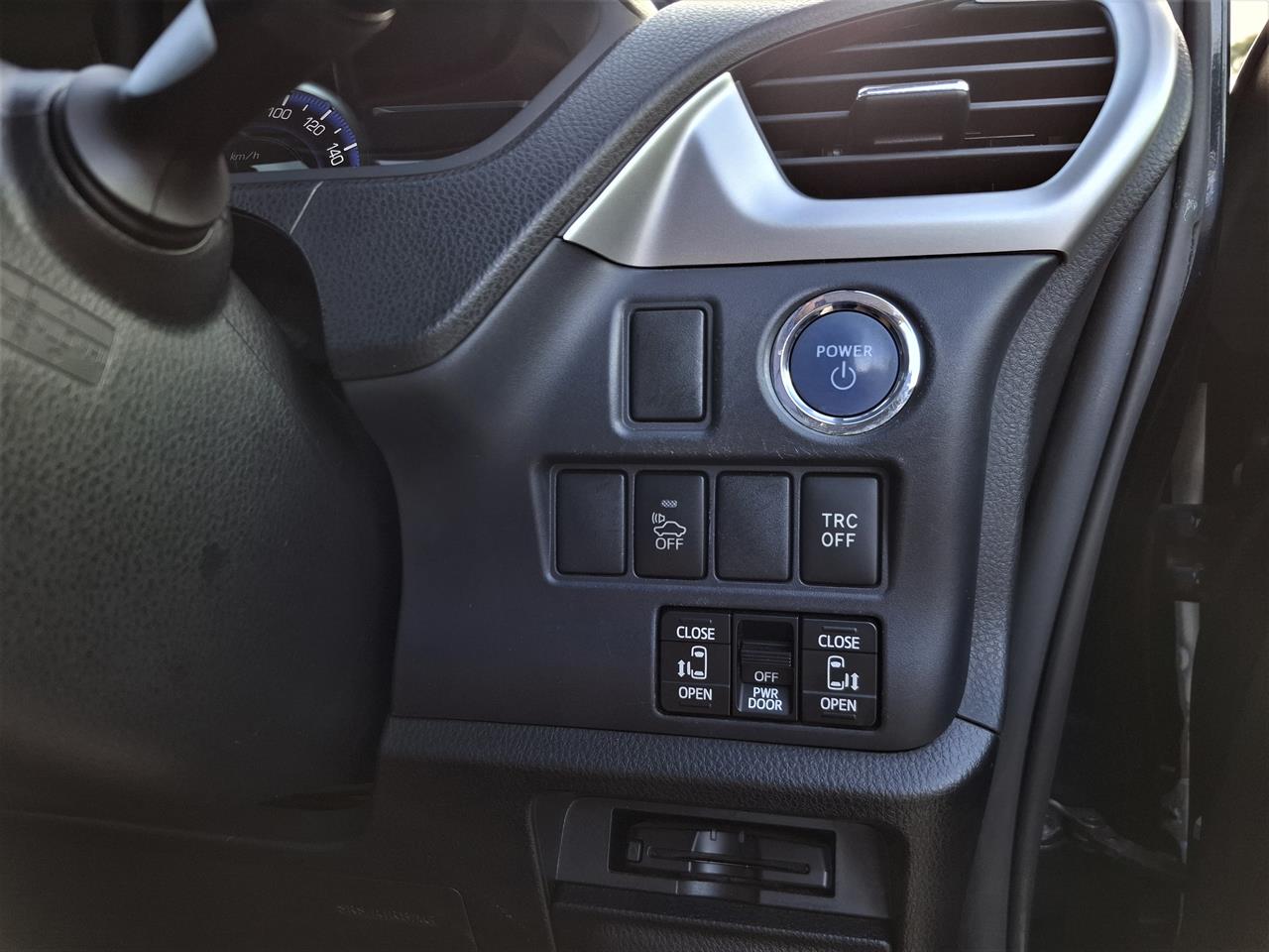 2015 Toyota Voxy HYBRID. 7 Seater.Cruise Control.Rear camera. Carousel 10