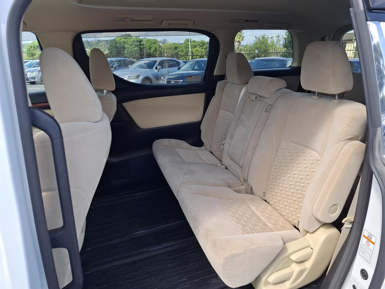 2016 Toyota Vellfire Hybrid.Radar cruise.Rear camera.Park sens.8 Airbags. Carousel 4