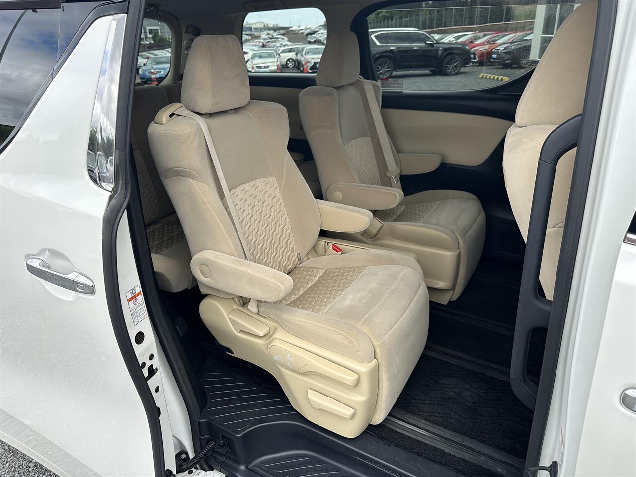 2016 Toyota Alphard Hybrid.7seats.Cruise control.Park sensors.Rear cam.Elec doors.Alarm. Carousel 15