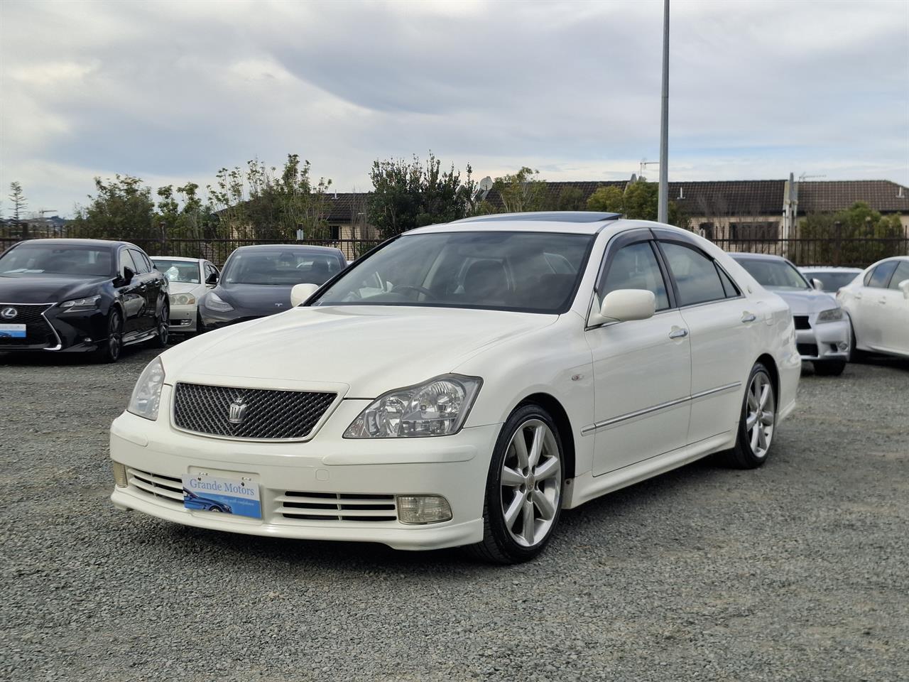 2005 Toyota Crown Athlete.Sunroof.Cruise control.LOW KM. Carousel 10