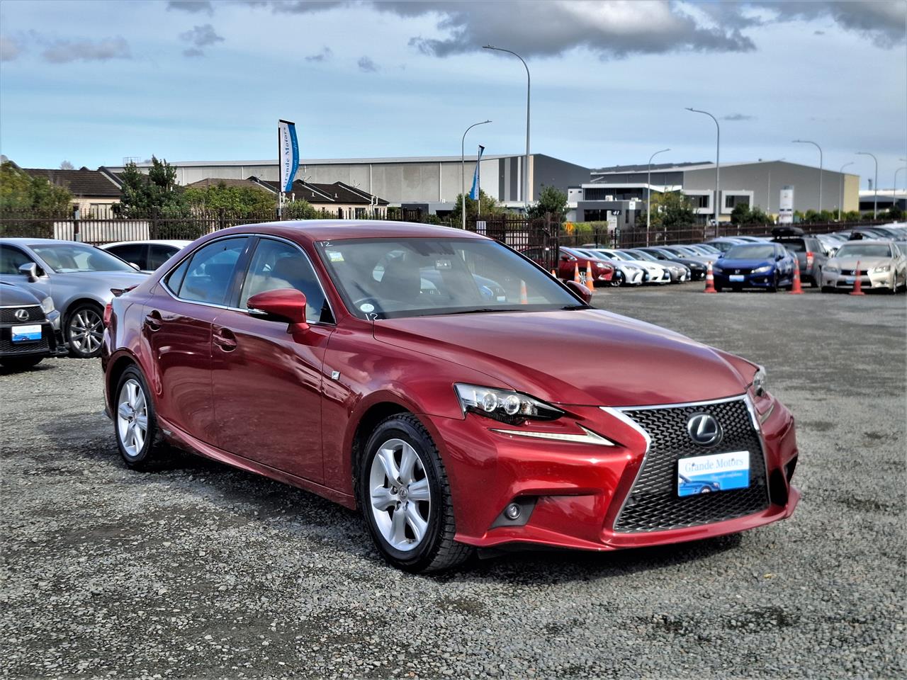 2014 Lexus IS 300h F-Sport.Blind spot.Radar cruise.Alarm.Leather.10 SRS Airbags.