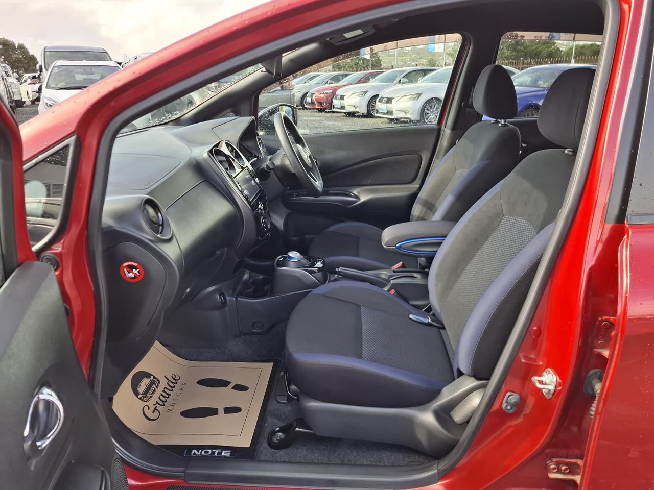 2018 Nissan Note E-power.360 camera.Safety radar.Park sensors.Lane assist. Carousel 4