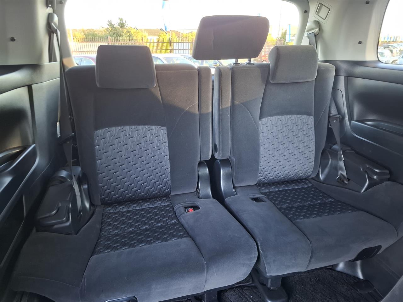 2015 Toyota Vellfire Z.V6.Rear camera.Radar cruise.Park sens.8 Airbags. Carousel 3
