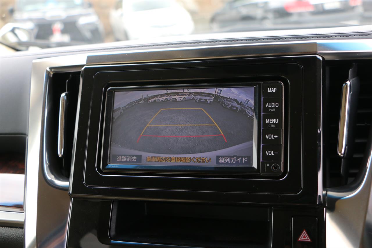 2019 Toyota Vellfire 8 seater.Rear cam.Radar cruise.Park sensors.8 Airbags. Carousel 7