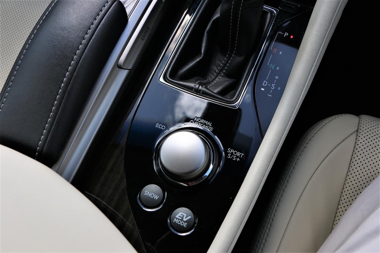 2015 Lexus GS 450h Sunroof.HUD.Lane assist.Radar cruise.Leather.Alarm.12 Airbags. Carousel 7