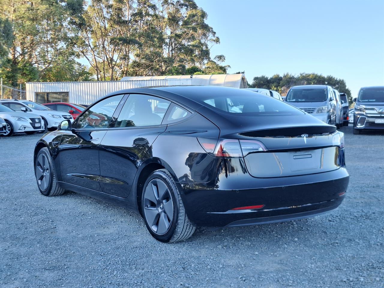 2021 Tesla Model 3 STANDARD RANGE PLUS. PANOROOF. Carousel 13
