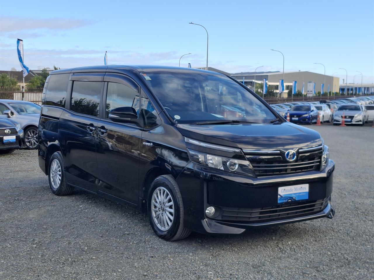 2014 Toyota Voxy Hybrid.Cruise control.Rear camera.7 seater.SRS Airbags.