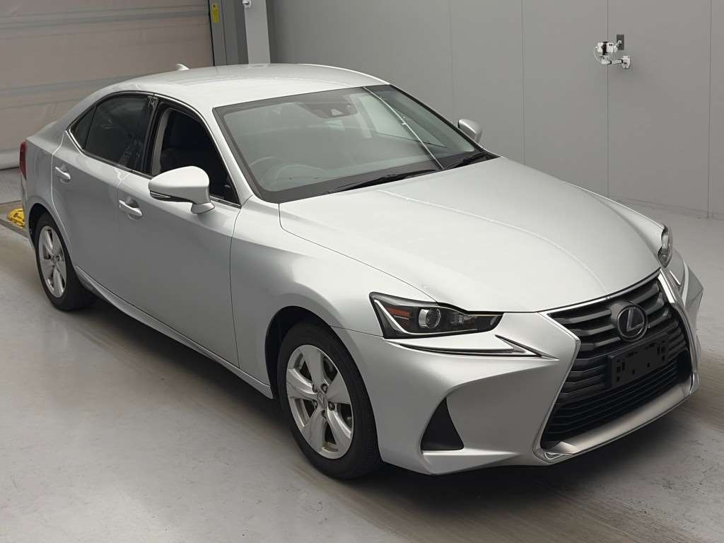 2017 Lexus IS 300h Transit Hybrid Carousel 7