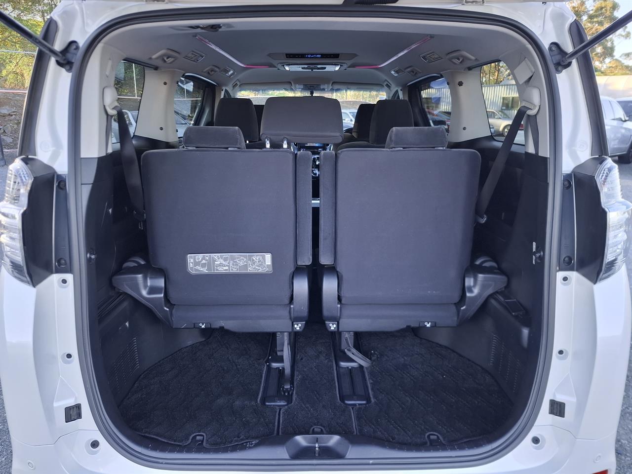 2015 Toyota Vellfire Z.V6.Rear camera.Radar cruise.Park sens.8 Airbags. Carousel 18