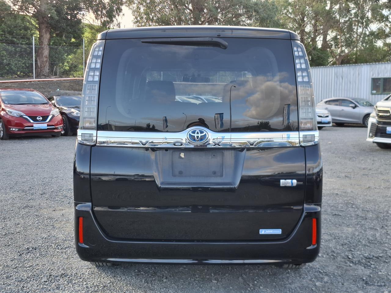 2014 Toyota Voxy Hybrid.Cruise control.Rear camera.7 seater.SRS Airbags. Carousel 15