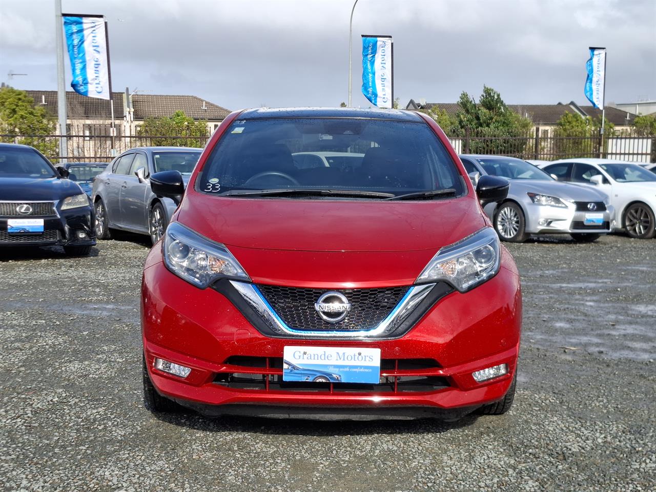2018 Nissan Note E-power.360 camera.Safety radar.Park sensors.Lane assist. Carousel 11