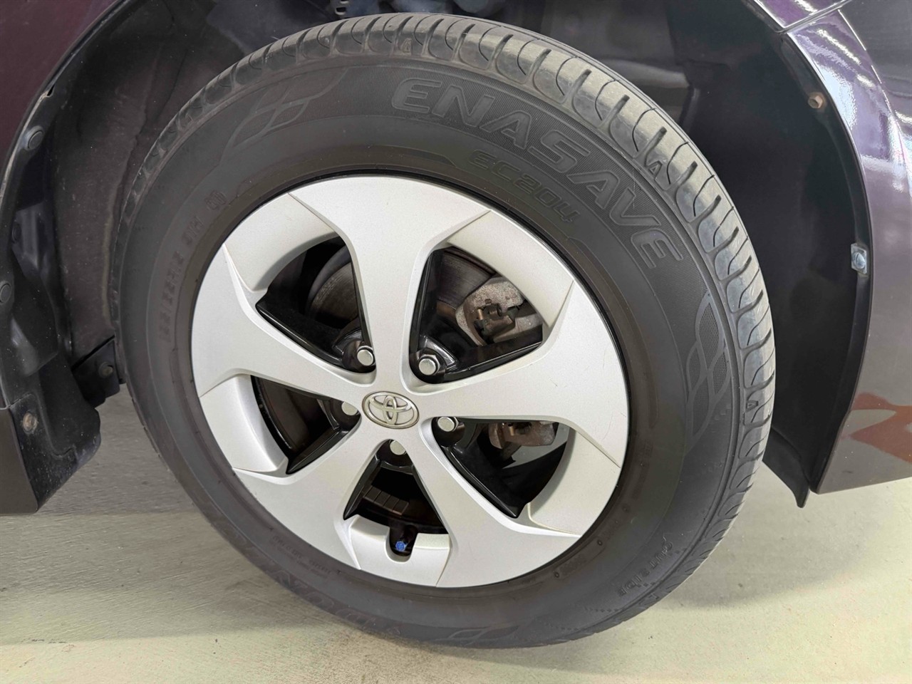 2015 Toyota Prius Transit Low km Hybrid S model Carousel 1