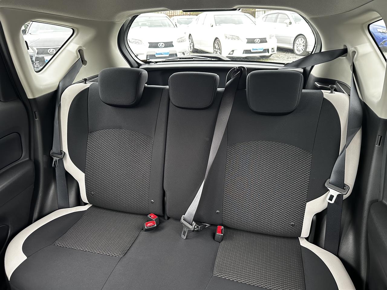 2019 Nissan Note E-power.Rear camera.Lane assist.Safety radar.Park sensors.Button start. Carousel 3