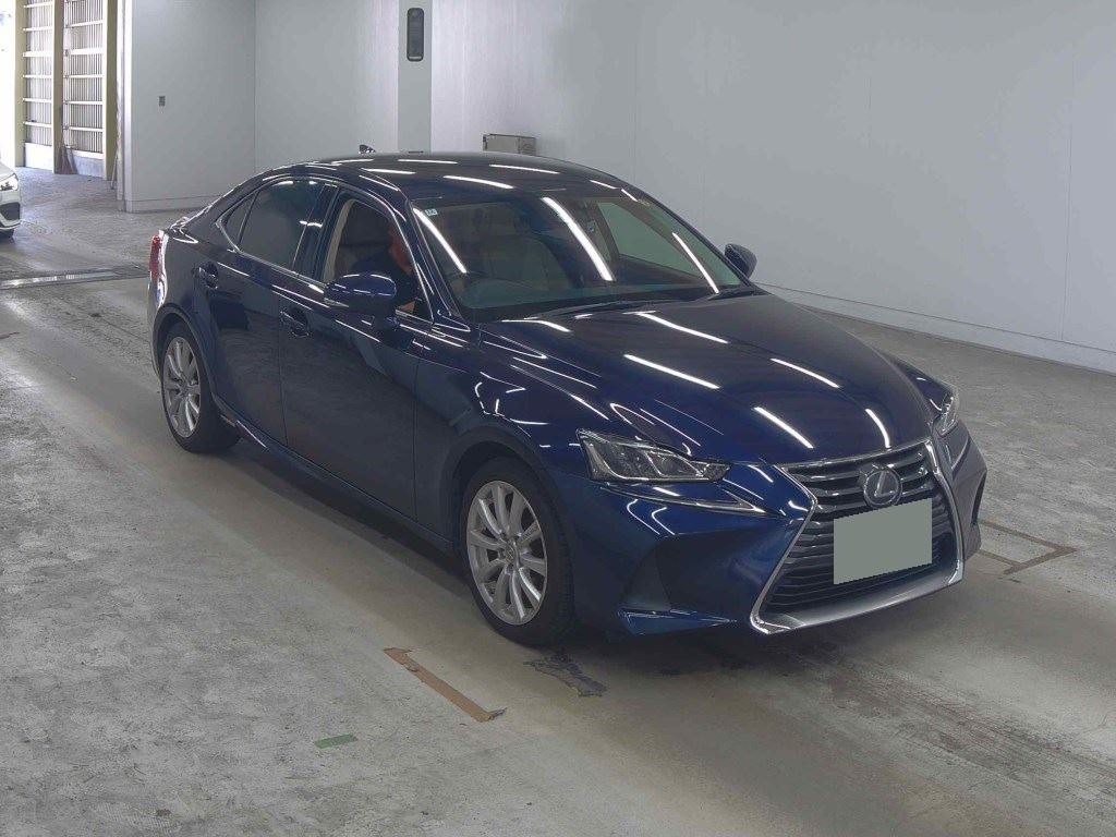 2018 Lexus IS 300h Transit Hybrid Auction Grade 4,5 Carousel 2
