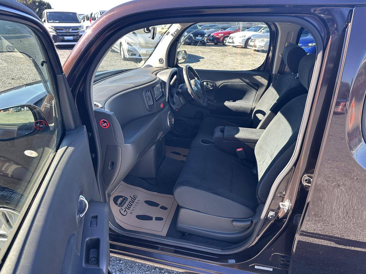 2019 Nissan Cube Engine button start. Carousel 3