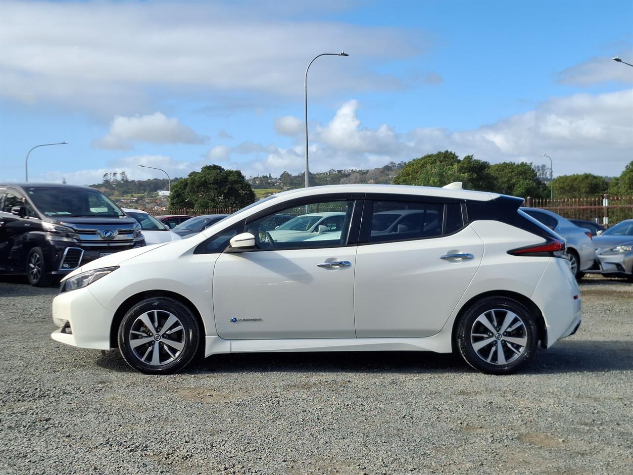 2021 Nissan Leaf 40KW.SOH89%.Android/ApplePlay.10 Airbags.Cruise control.Park sens.Rear cam. Carousel 14