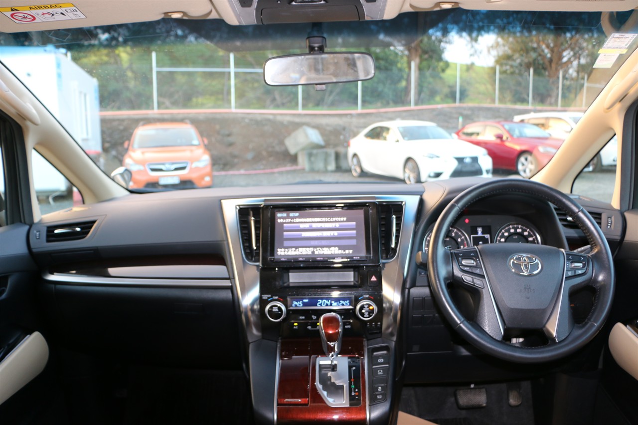 2015 Toyota Alphard 8 seater.Park sensors.SRS Airbags. Carousel 7
