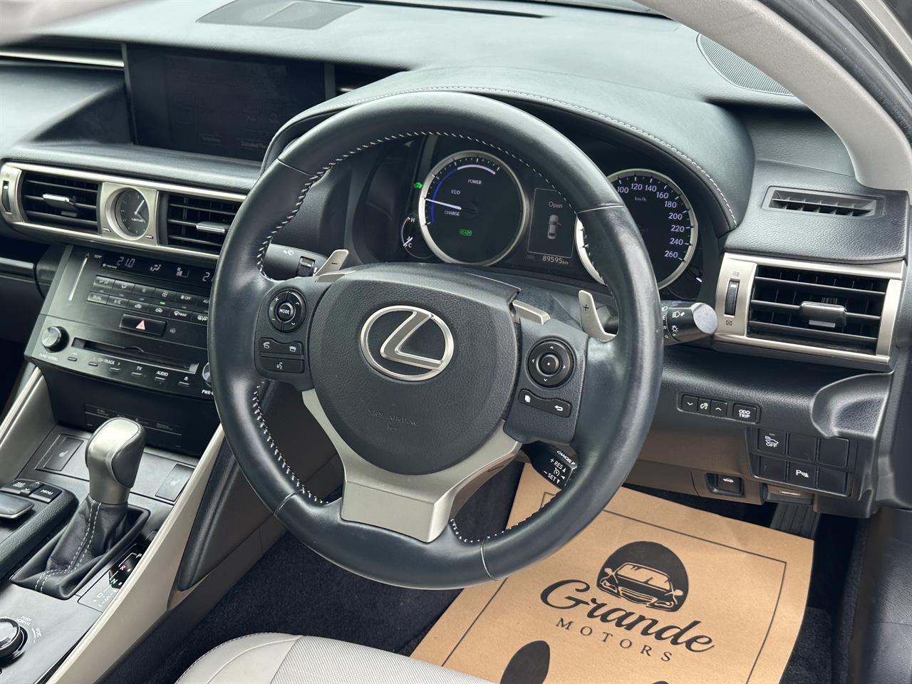 2014 Lexus IS 300h Hybrid.Cruise control.Alarm.10 Airbags.Rear camera. Carousel 7