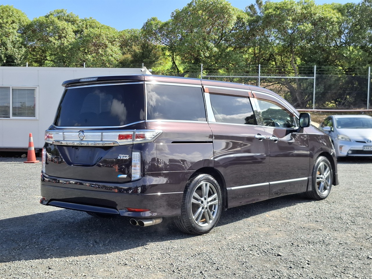 2012 Nissan Elgrand Highway star.Rear camera 7 Seats Carousel 15