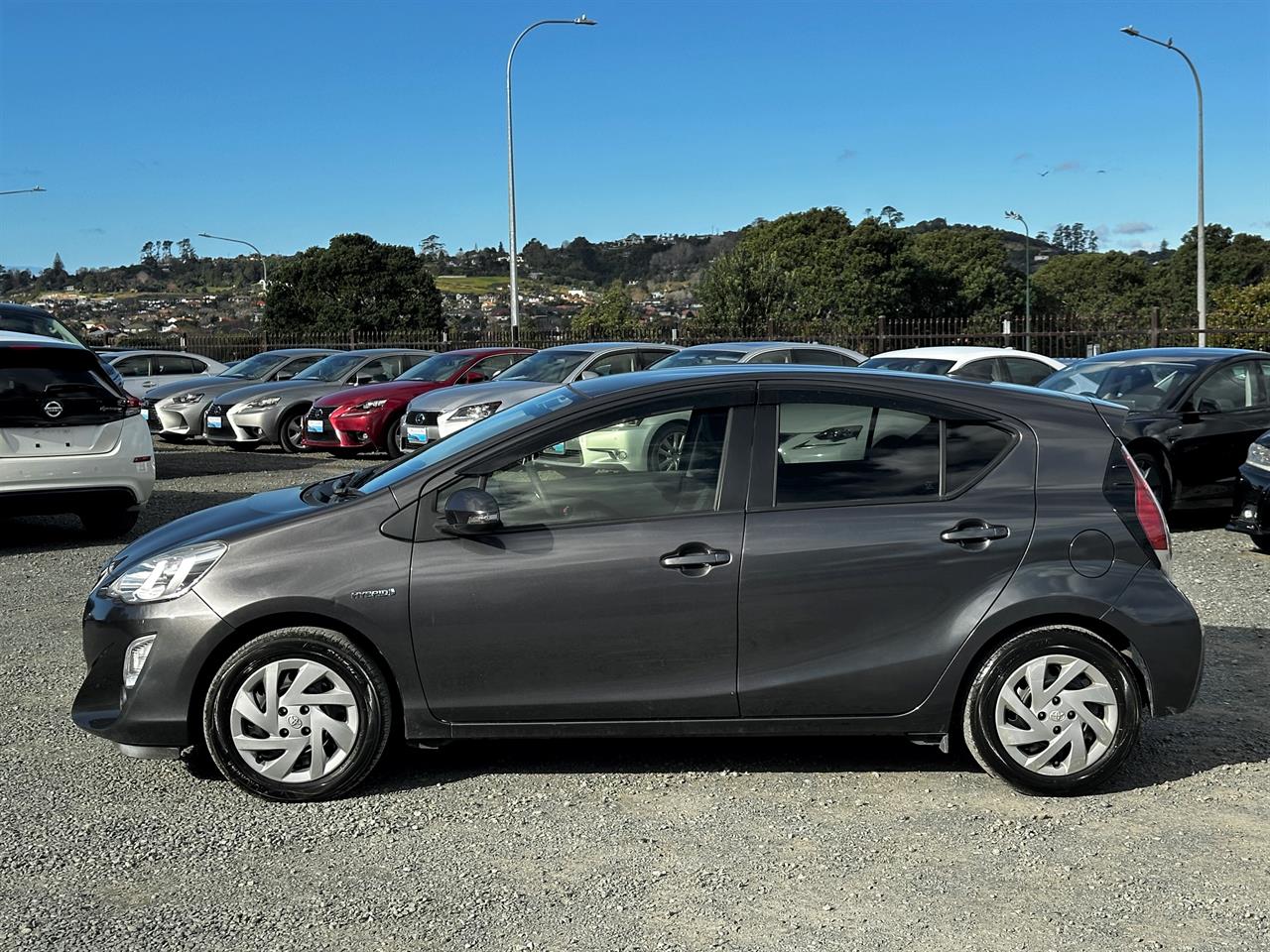 2015 Toyota Aqua Hybrid. SRS Airbags. Carousel 10