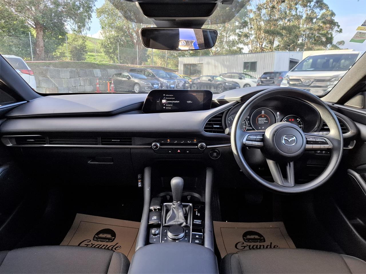 2023 Mazda 3 HUD.Rear camera.Radar cruise.Park sensors. Carousel 7