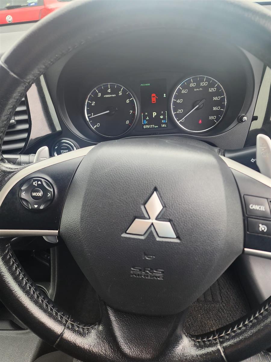 2013 Mitsubishi Outlander 7 seater 4WD Carousel 2